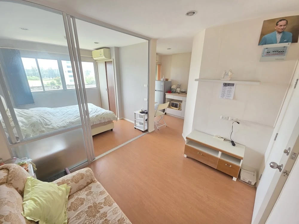 For rent: Lumpini Condo Town Ramindra-Lat Pla Khao, 1 bedroom, 1 bathroom, fully furnished, convenient location. Book now!