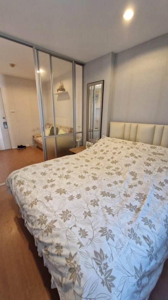 For rent: Lumpini Condo Town Ramindra-Lat Pla Khao, 1 bedroom, 1 bathroom, fully furnished, convenient location. Book now!