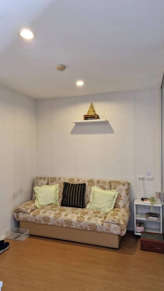 For rent: Lumpini Condo Town Ramindra-Lat Pla Khao, 1 bedroom, 1 bathroom, fully furnished, convenient location. Book now!