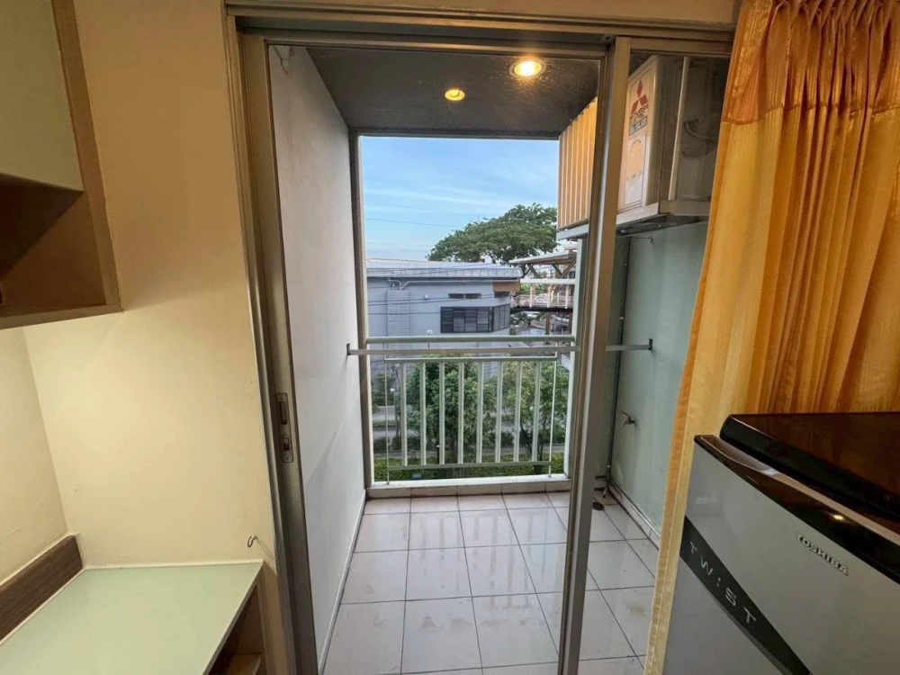 For rent: Lumpini Condo Town Ramindra-Lat Pla Khao, 4th floor, fully furnished, ready to move in. Book now!