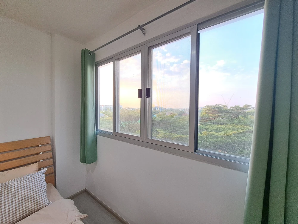 For rent: Lumpini Condo Town Ramintra - Nawamin. Very clean and comfortable room, fully furnished. Just bring your belongings and move in!