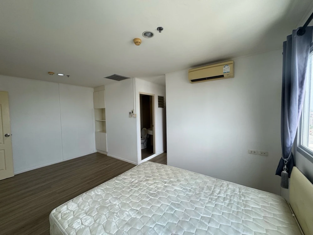 For rent: Lumpini Condo Town Ramintra – Nawamin, 17th floor, fully furnished, very livable. Book now!