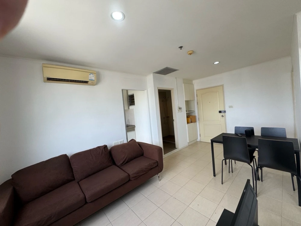 For rent: Lumpini Condo Town Ramintra – Nawamin, 17th floor, fully furnished, very livable. Book now!