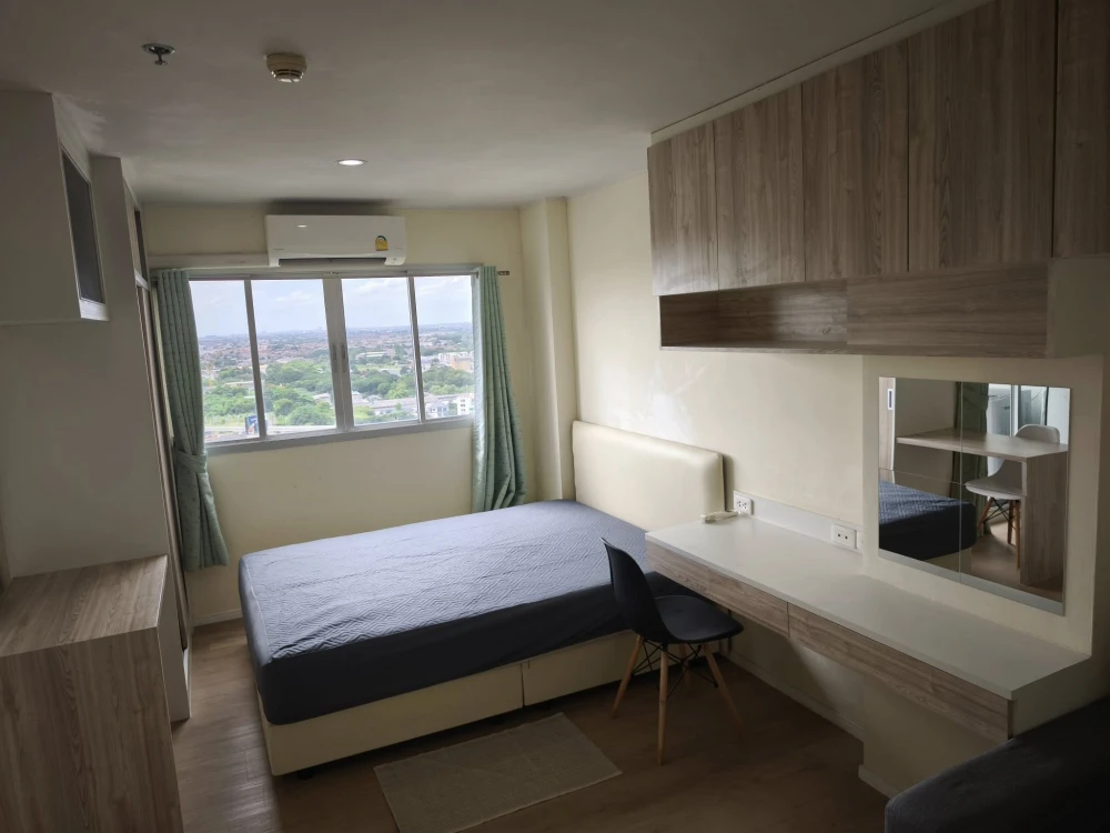 For rent: Lumpini Condo Town Ramintra – Nawamin, Building D, 22nd floor, very tall, built-in furniture + complete electrical appliances, reserve now.