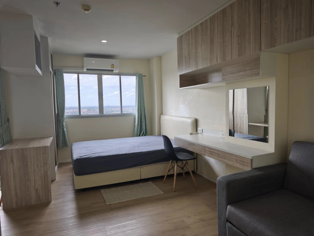 For rent: Lumpini Condo Town Ramintra – Nawamin, Building D, 22nd floor, very tall, built-in furniture + complete electrical appliances, reserve now.