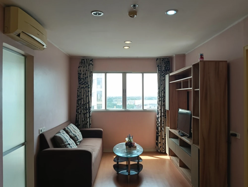 For rent: Lumpini Condo Town Ramintra – Nawamin, spacious room, lots of usable space, comes with complete furniture, book now.