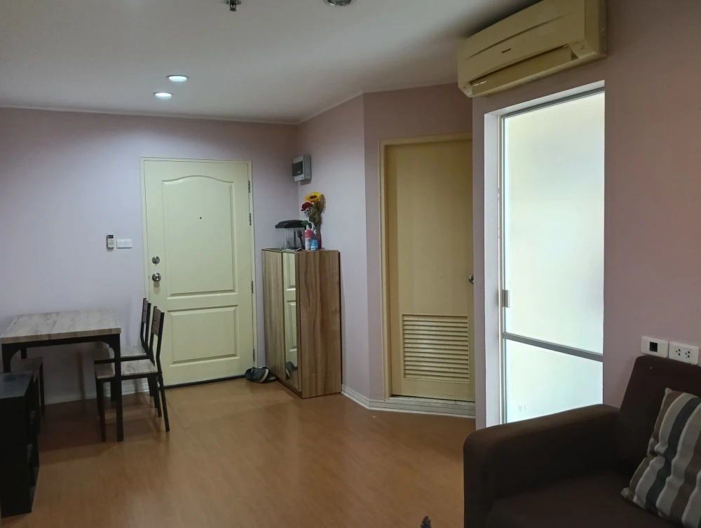 For rent: Lumpini Condo Town Ramintra – Nawamin, spacious room, lots of usable space, comes with complete furniture, book now.