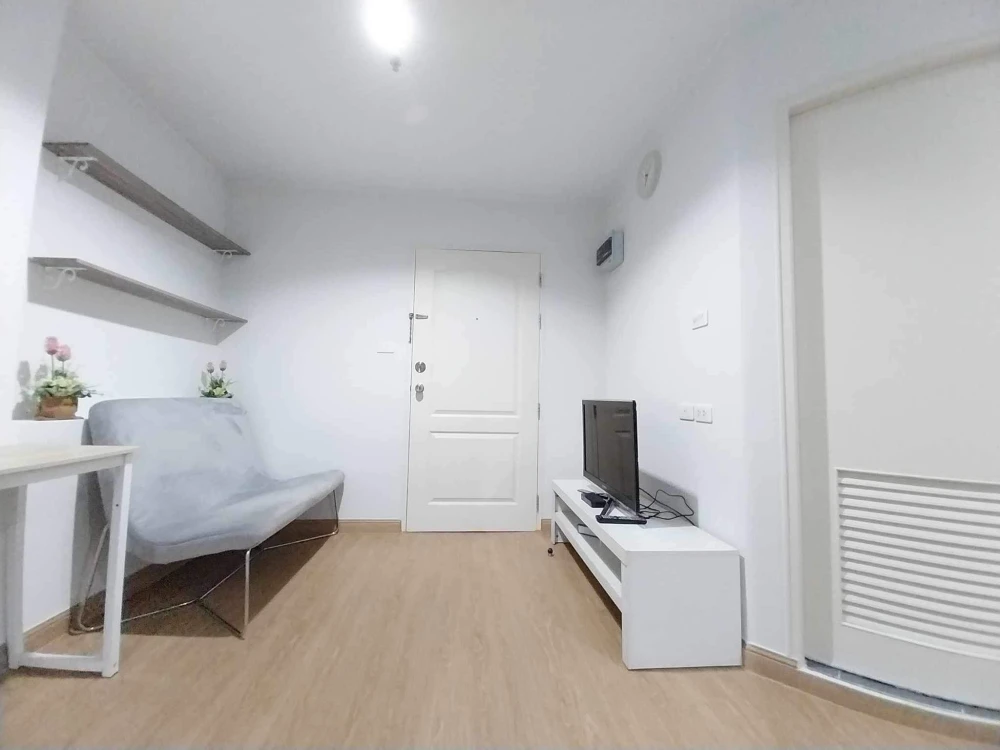 For rent: Lumpini Condo Town Ramintra – Nawamin. Nice room, fully furnished, high floor. Book now!