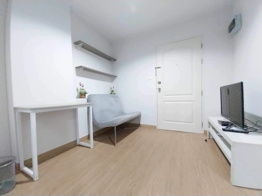 For rent: Lumpini Condo Town Ramintra – Nawamin. Nice room, fully furnished, high floor. Book now!