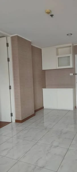For rent: Lumpini Condo Town Ramintra – Nawamin, ready to move in, spacious, comfortable, divided into sections. Hurry and book, don't miss out!!