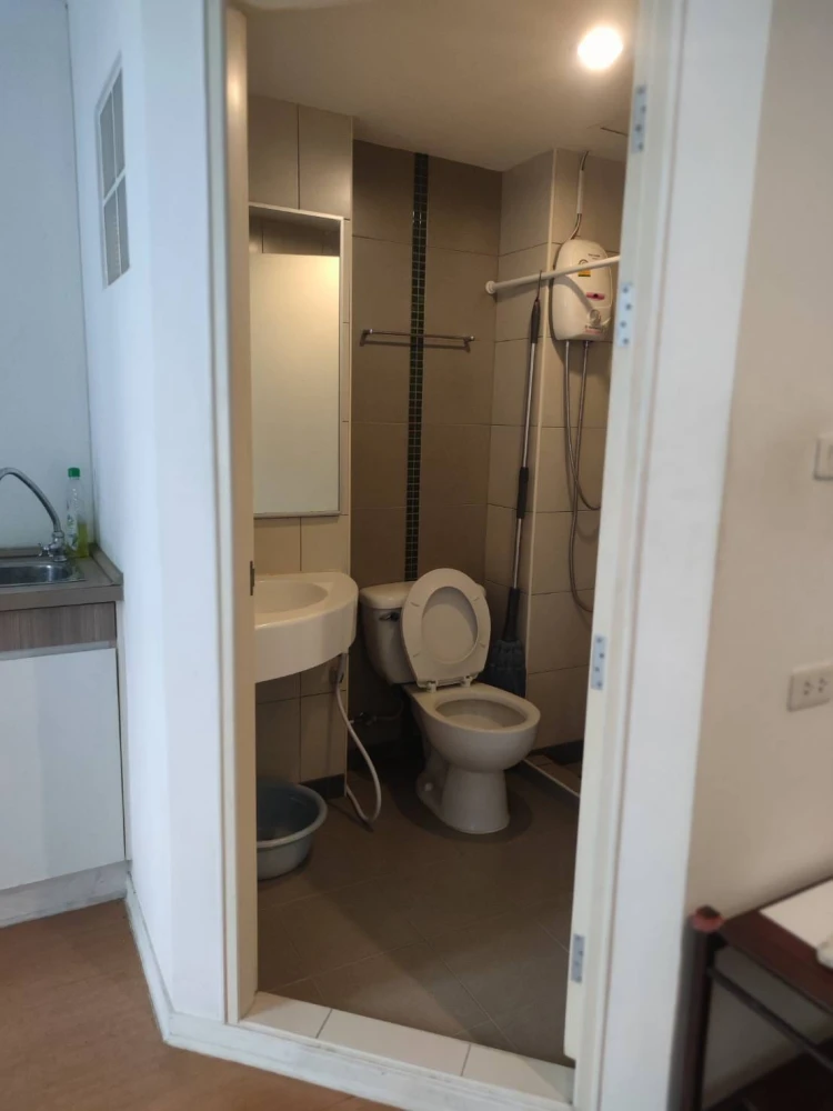 For rent: Lumpini Condo Town Ramintra – Nawamin. Ready to move in. Affordable price. Just bring your own luggage and move in. Reserve now before it's