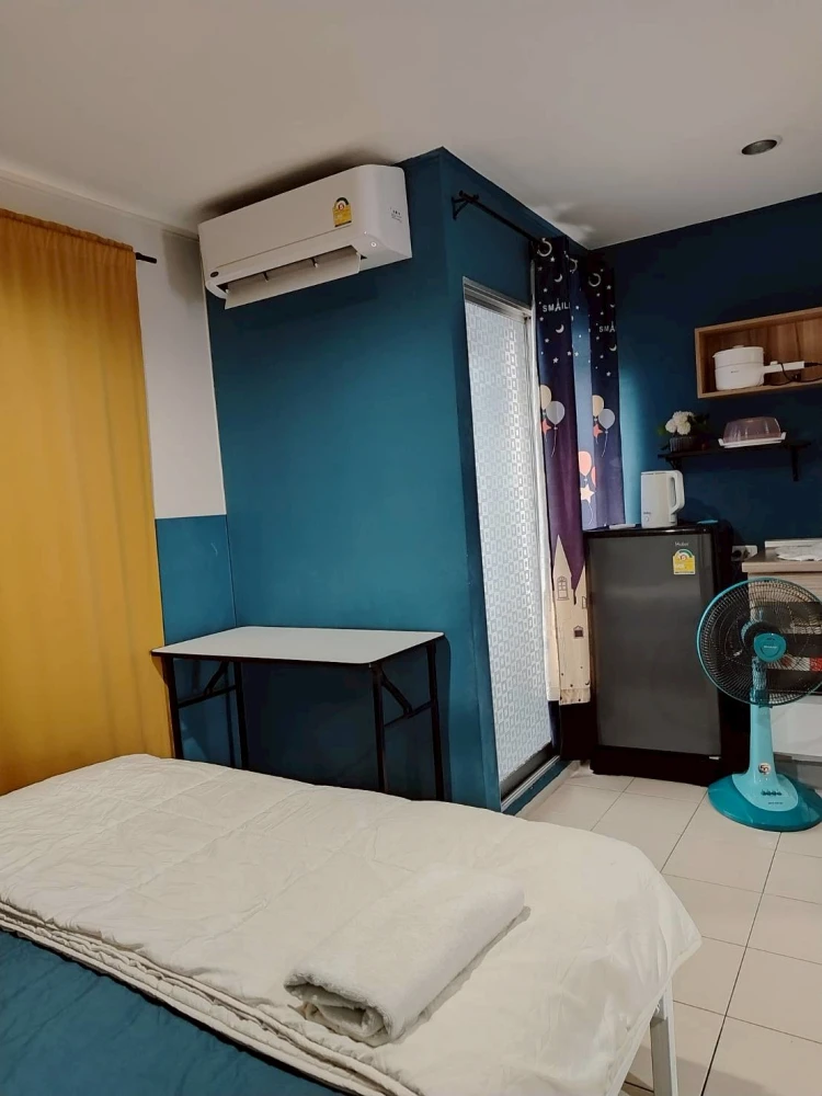For rent: Lumpini Condo Town Ramintra – Nawamin, studio room, decorated in a neutral tone, fully furnished, city view. Reserve now!