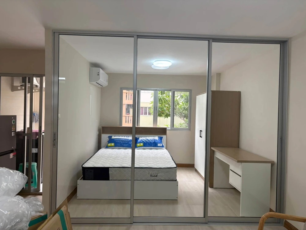 For Rent: Lumpini Condo Town Rattanathibet. Features a well-partitioned layout with clearly defined zones. Great price—perfect for an urgent move!
