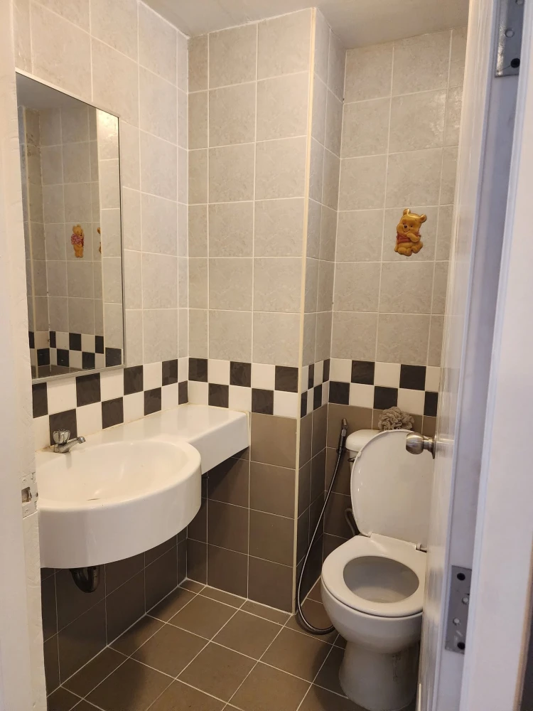 For rent: Lumpini Condo Town Rattanathibet. Nice room with high-quality built-in furniture. Book now!