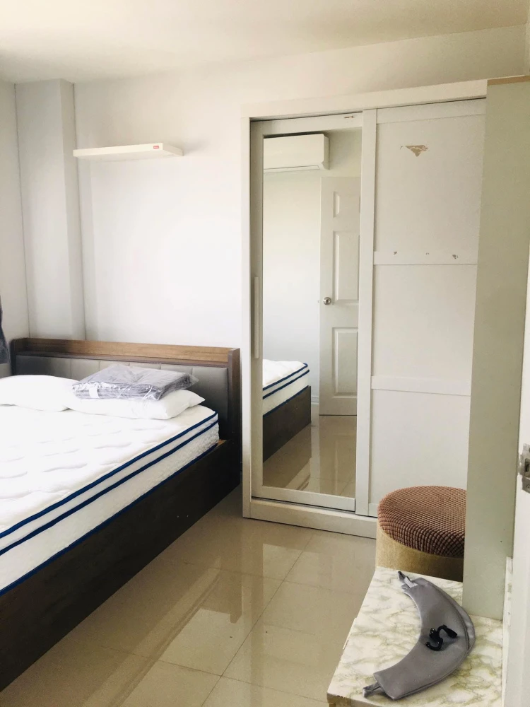 For rent: Lumpini Condotown Bodindecha-Ramkhamhaeng, 7th floor unit, fully furnished. Book now!