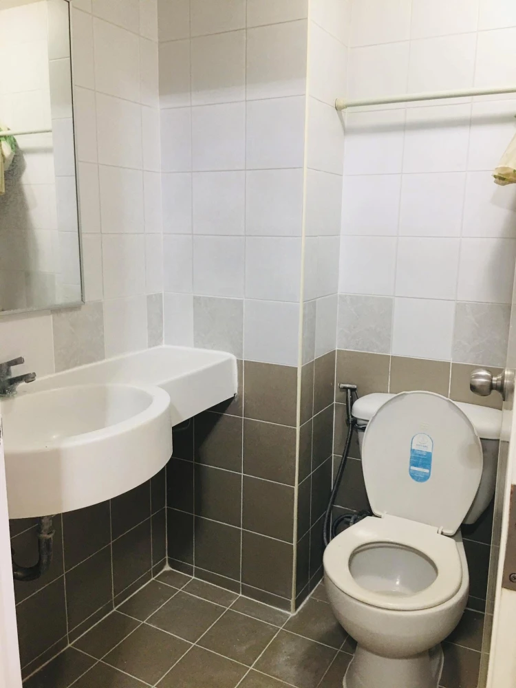 For rent: Lumpini Condotown Bodindecha-Ramkhamhaeng, 7th floor unit, fully furnished. Book now!
