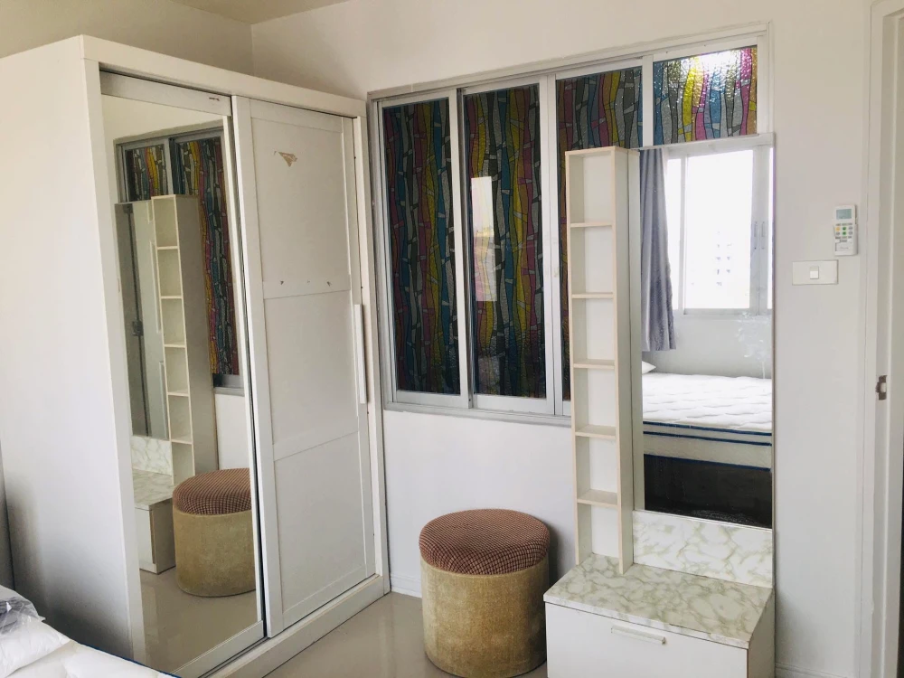 For rent: Lumpini Condotown Bodindecha-Ramkhamhaeng, 7th floor unit, fully furnished. Book now!