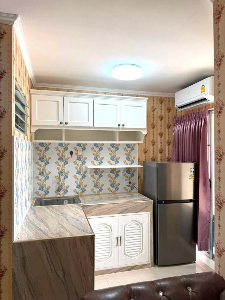 For rent: Lumpini Condotown Bodindecha-Ramkhamhaeng, a lovely room with beautiful wallpaper, good location, hurry and reserve now!