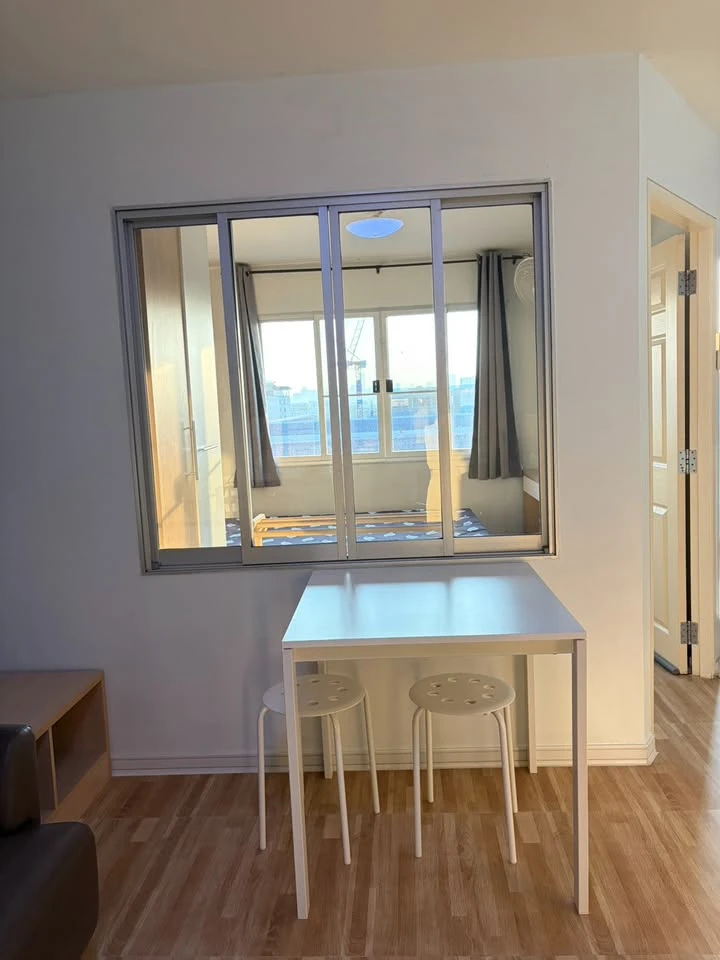 For rent: Lumpini Condotown Bodindecha-Ramkhamhaeng. Nice room, fully furnished, affordable price. Book now!