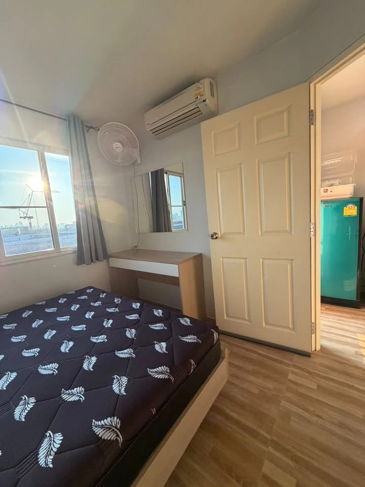 For rent: Lumpini Condotown Bodindecha-Ramkhamhaeng. Nice room, fully furnished, affordable price. Book now!