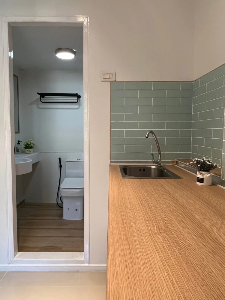 For rent: Lumpini Condotown Chonburi - Sukhumvit, 1st floor unit. Great location, fully furnished. Don't miss out!