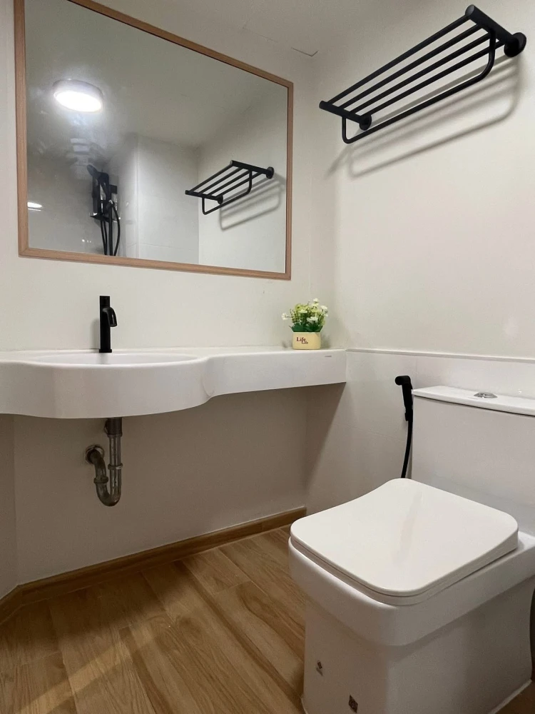 For rent: Lumpini Condotown Chonburi - Sukhumvit, 1st floor unit. Great location, fully furnished. Don't miss out!