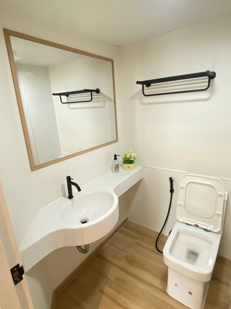 For rent: Lumpini Condotown Chonburi - Sukhumvit, 1st floor unit. Great location, fully furnished. Don't miss out!