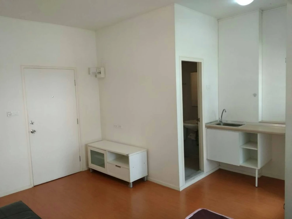 For rent: Lumpini Condotown Chonburi - Sukhumvit, 1st floor unit, fully furnished. Just bring your suitcase and move in!