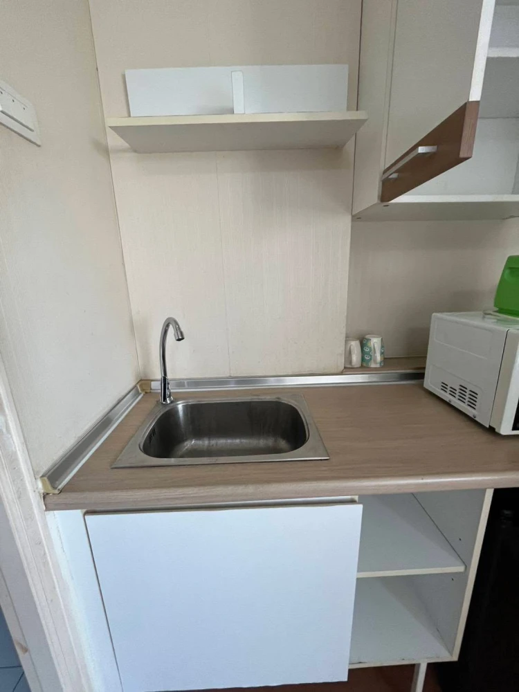 For rent: Lumpini Condotown Chonburi - Sukhumvit, 7th floor unit. High-quality wallpaper and fully furnished. Book now!