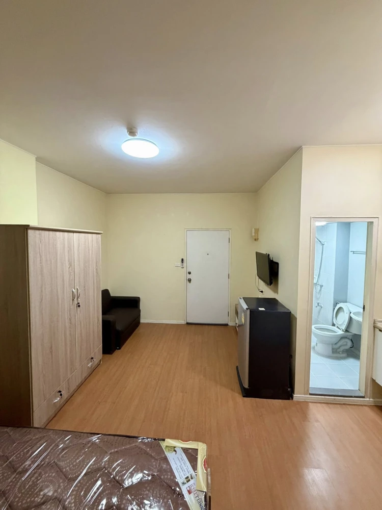 For rent: Lumpini Condotown Chonburi - Sukhumvit. Nice unit on the 1st floor, fully furnished. Don't miss out!