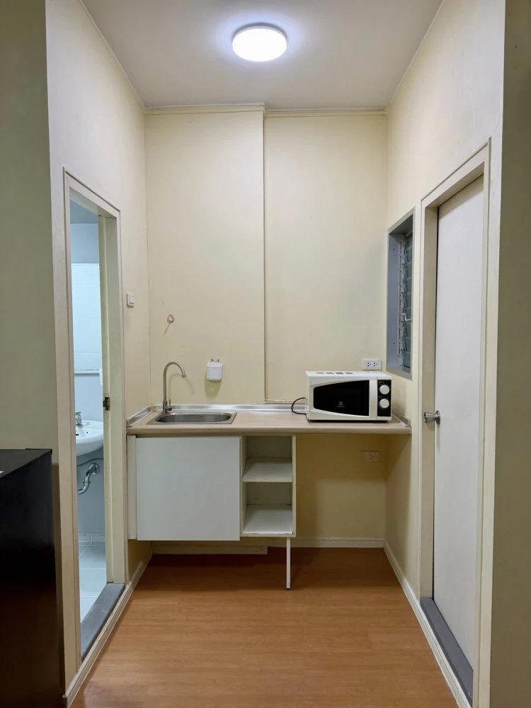 For rent: Lumpini Condotown Chonburi - Sukhumvit. Nice unit on the 1st floor, fully furnished. Don't miss out!