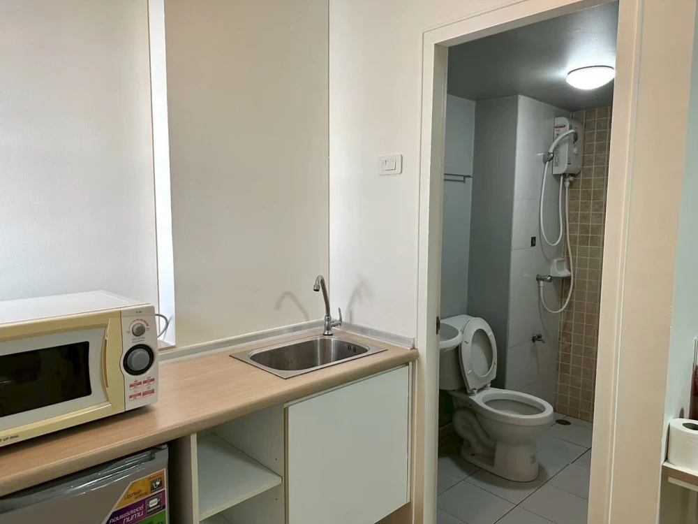 For rent: Lumpini Condotown Chonburi - Sukhumvit. Nice room on the 8th floor, fully furnished. Book now!