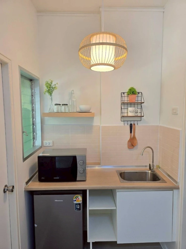 For rent: Lumpini Condotown Chonburi - Sukhumvit. Beautifully decorated minimalist-style room with full furnishings. Don't miss out!