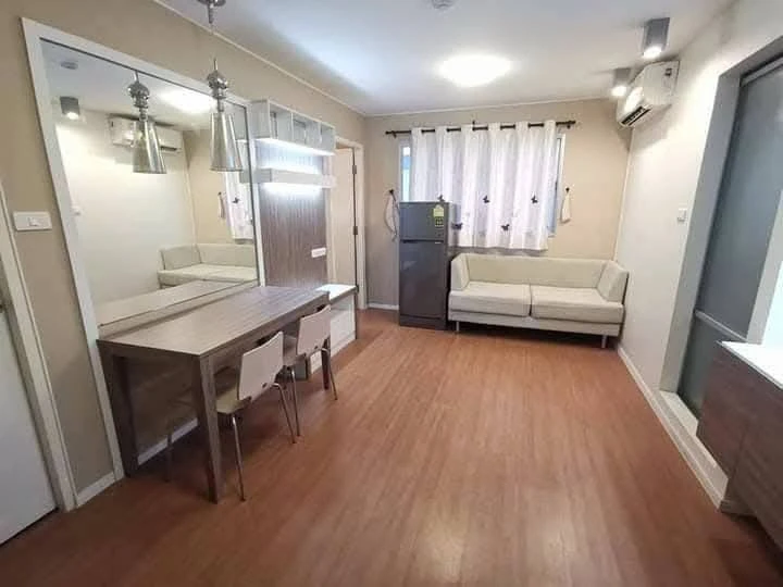 For rent: Lumpini Condotown Chonburi-Sukhumvit. Nice room with high-quality built-in furniture and complete amenities. Book now!