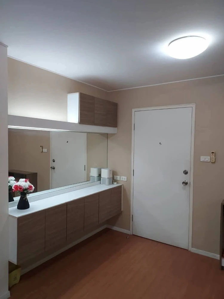 For rent: Lumpini Condotown Chonburi-Sukhumvit. Nice room with high-quality built-in furniture and complete amenities. Book now!