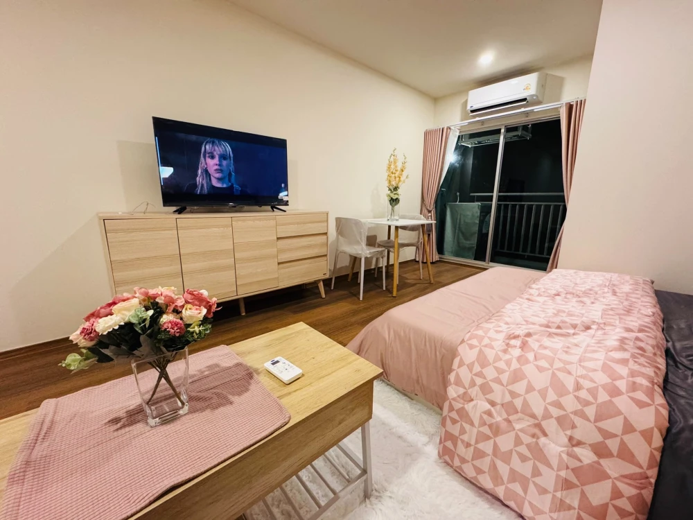For rent: Lumpini Condotown Ekachai 48, 5th floor, fully furnished room, nice to live in, book now, don't miss out.