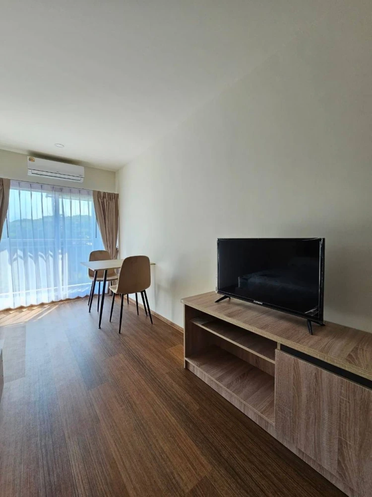 For rent: Lumpini Condotown Ekachai 48, a nice room on the 4th floor, comes with furniture and complete amenities. Reserve now!
