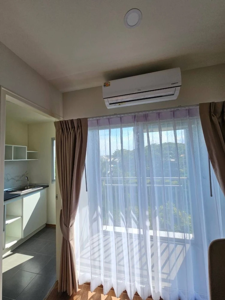 For rent: Lumpini Condotown Ekachai 48, a nice room on the 4th floor, comes with furniture and complete amenities. Reserve now!