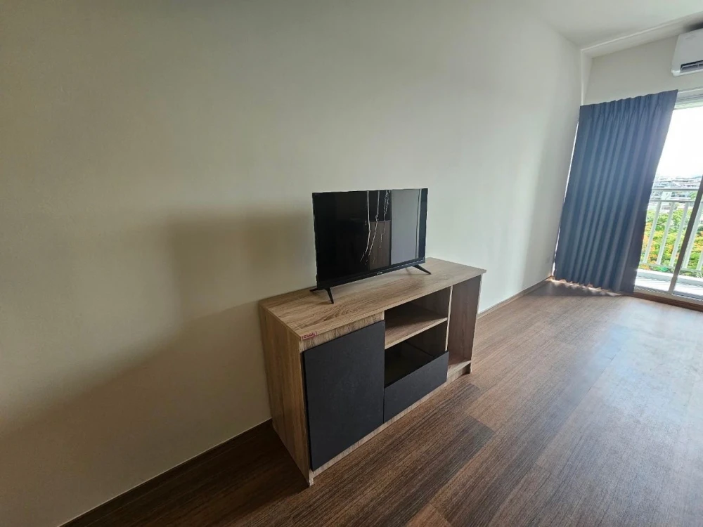 For rent: Lumpini Condotown Ekachai 48, a nice room, good location, fully furnished, just bring your bags and move in.