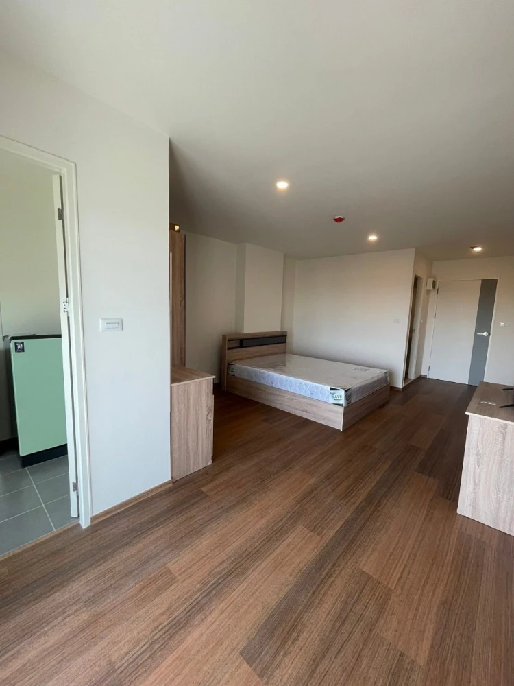 For rent: Lumpini Condotown Ekachai 48, a nice room, good location, fully furnished, just bring your bags and move in.
