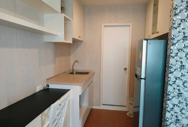 For rent: Lumpini Condotown North Pattaya Sukhumvit, 14th floor. Spacious and comfortable room. Book now!