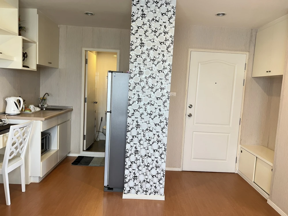 For rent Lumpini Condotown North Pattaya Sukhumvit, 14th floor, corner room, private, interested, reserve now.