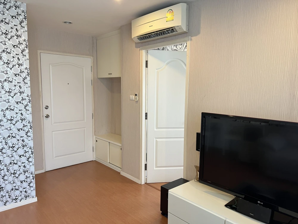 For rent Lumpini Condotown North Pattaya Sukhumvit, 14th floor, corner room, private, interested, reserve now.