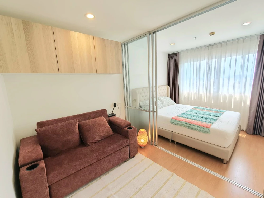For rent: Lumpini Condotown North Pattaya Sukhumvit. Beautifully decorated unit with complete furnishings. Don't miss out!