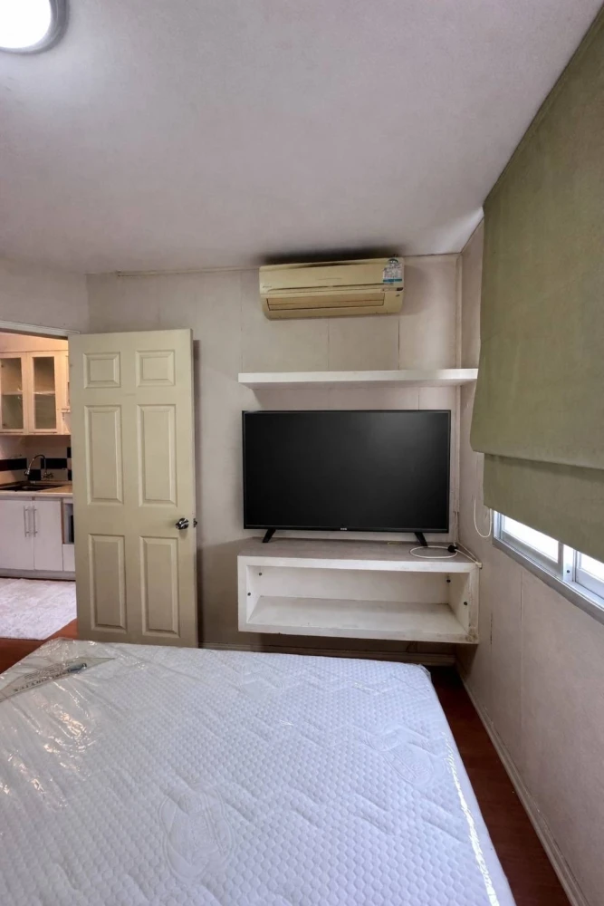 For rent: LUMPINI CONDOTOWN RAMINDRA - LAKSI, 1 bedroom, 1 bathroom. Great location. Fully furnished. Book now!