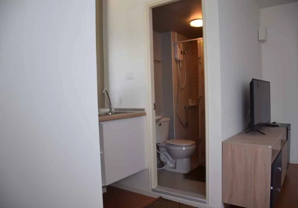 For rent: Lumpini CondoTown Romklao – Suvarnabhumi, 6th floor, fully furnished, nice to live in, book now, urgently.