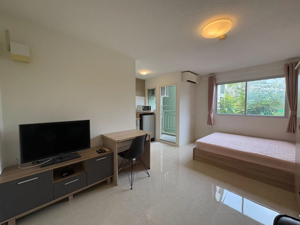 For rent: Lumpini CondoTown Romklao – Suvarnabhumi, 2nd floor unit, fully furnished and equipped with appliances. Don't miss this great opportunity!