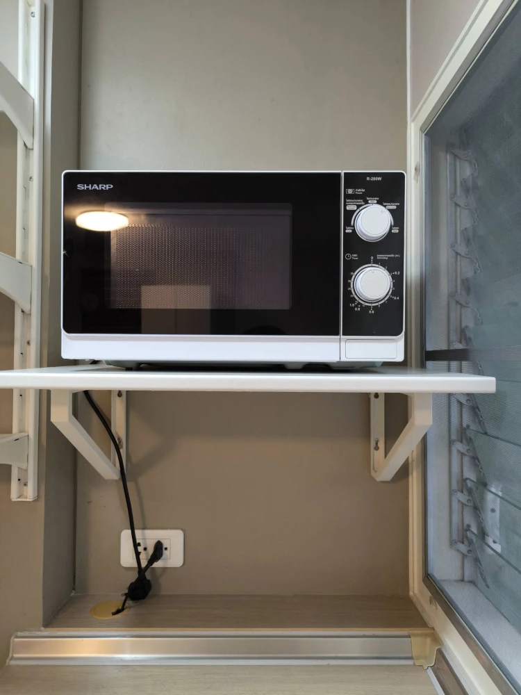 For rent: Lumpini CondoTown Romklao – Suvarnabhumi. A comfortable, fully furnished unit in a great location. Don't miss out!