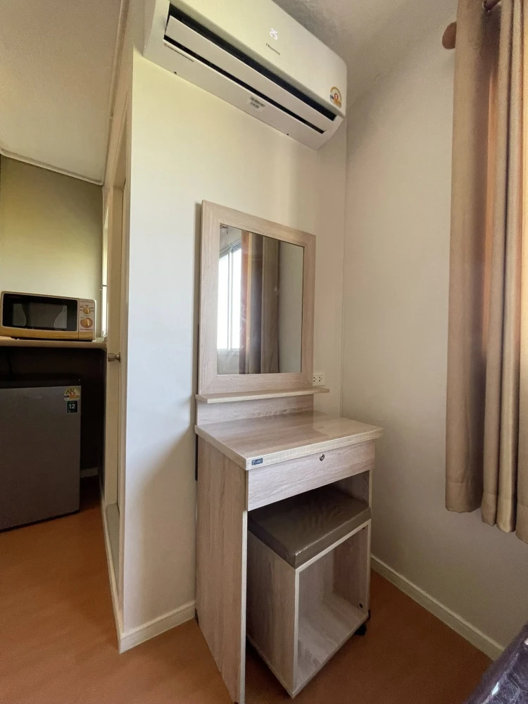 For rent: Lumpini CondoTown Romklao – Suvarnabhumi. Nice room, great location, convenient transportation, fully furnished. Don't miss out!