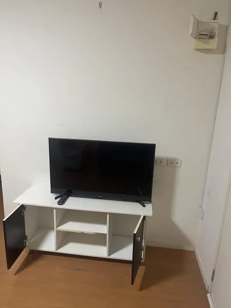 For rent: Lumpini CondoTown Romklao – Suvarnabhumi, a nice room with complete furniture. Just bring your bags and move in.